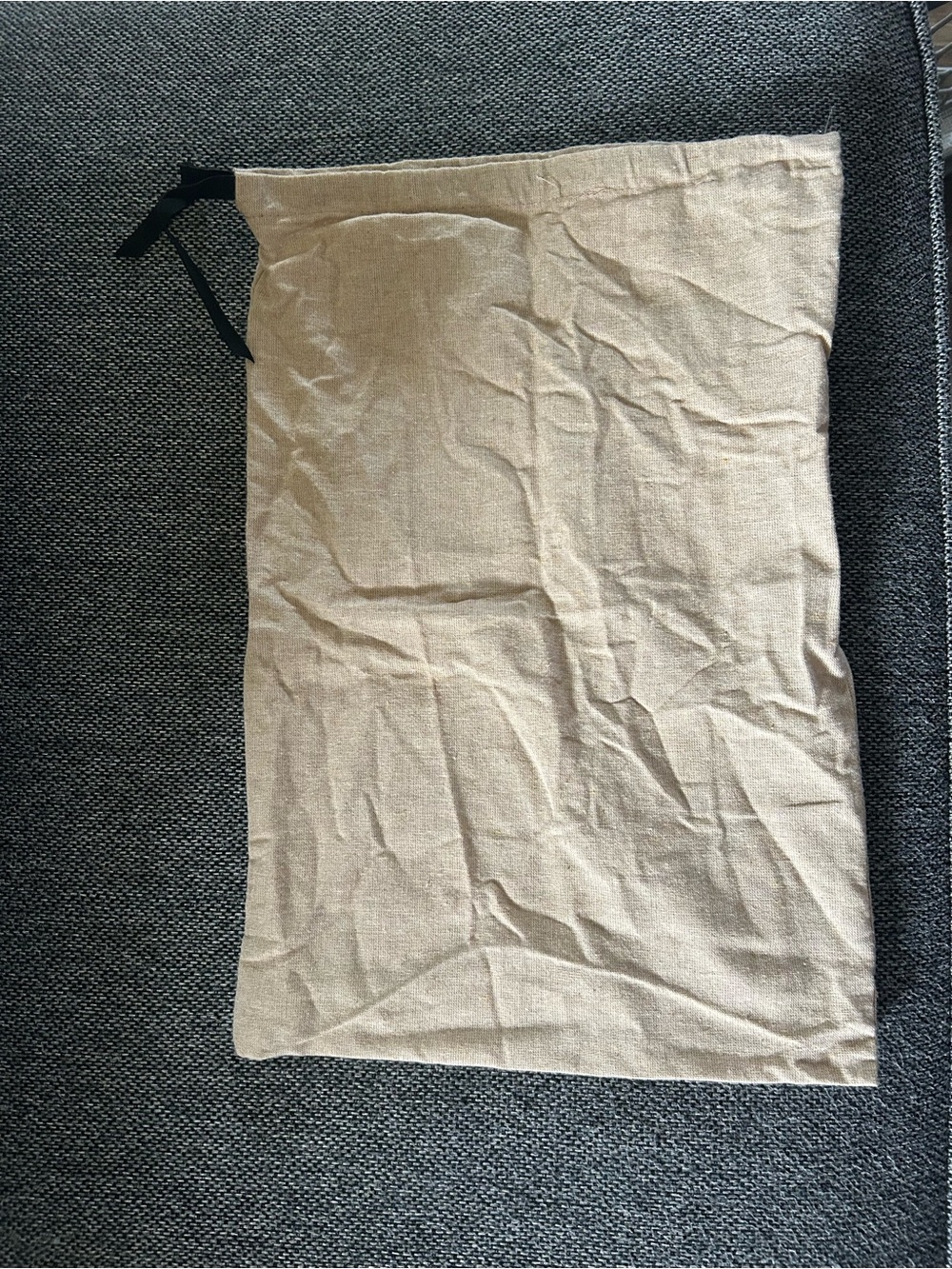 Gucci Tan Dust Bag with Black Logo - Picture 2 of 4